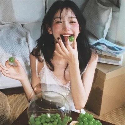 烟花女驼龙 海报